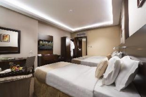 Razana Al Rowdah image 1